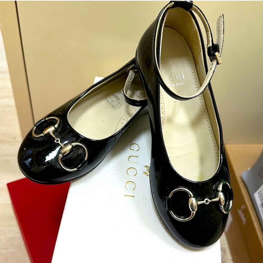 Gorgeous black Gucci  Leather Ballerina Shoes- Size:
29 Kids😍